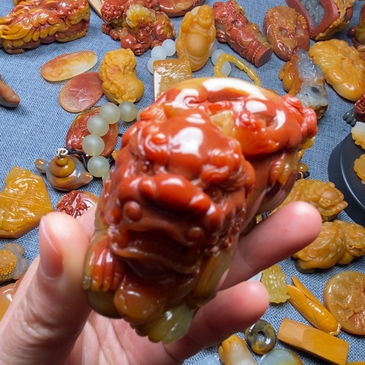 石英质玉（黄龙玉）合金颈饰