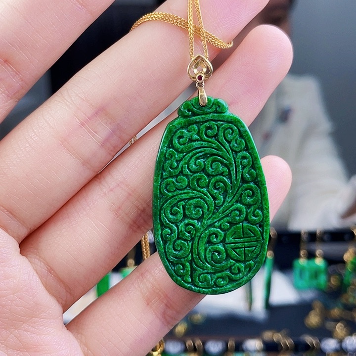 翡翠颈饰18K金镶嵌饰品