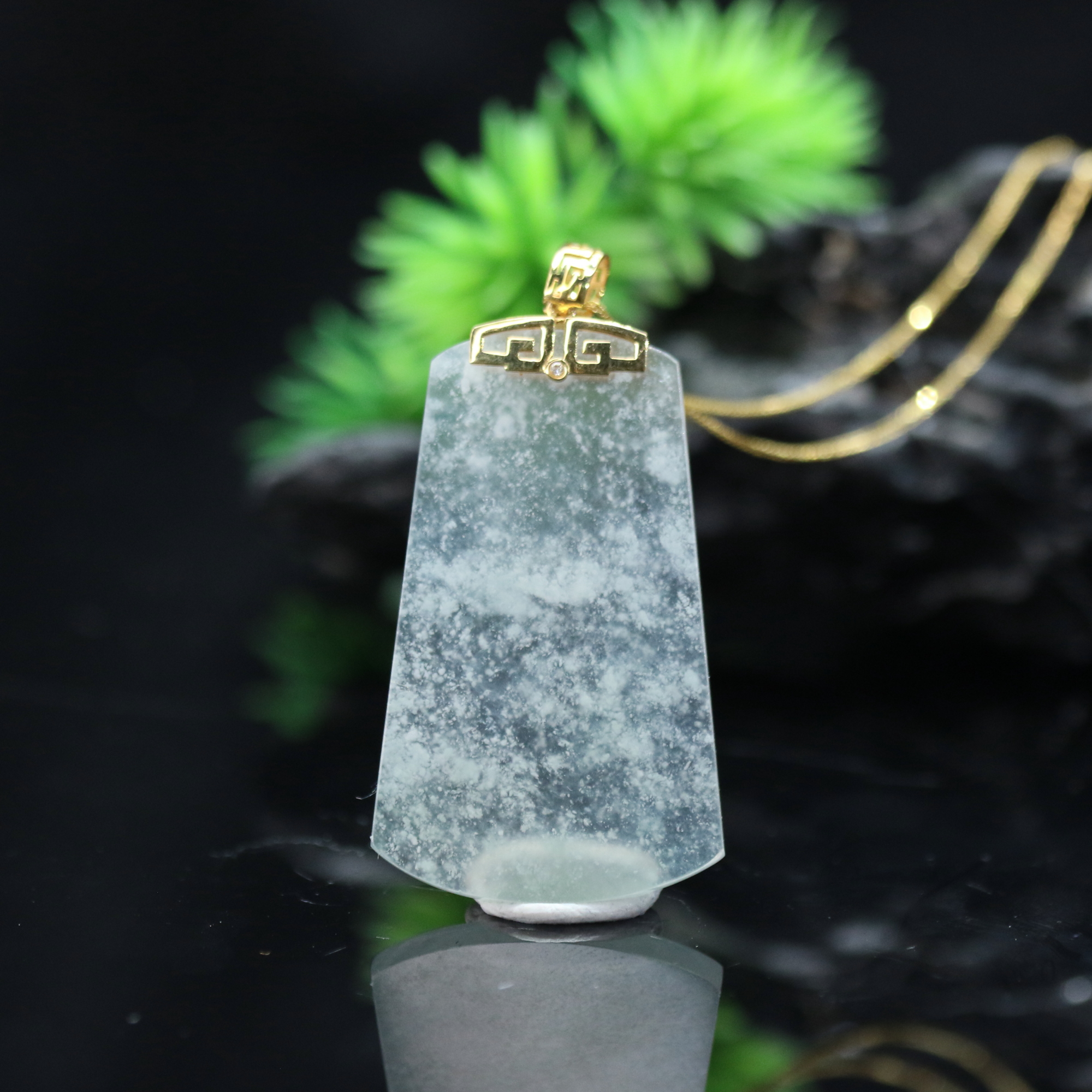 35天然缅甸翡翠A货18k冰无事牌/300357/上海嘉禾拍卖