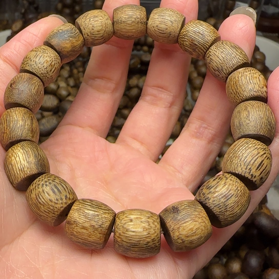 沉香手串境单圈1.1规格11.8克陆河老料