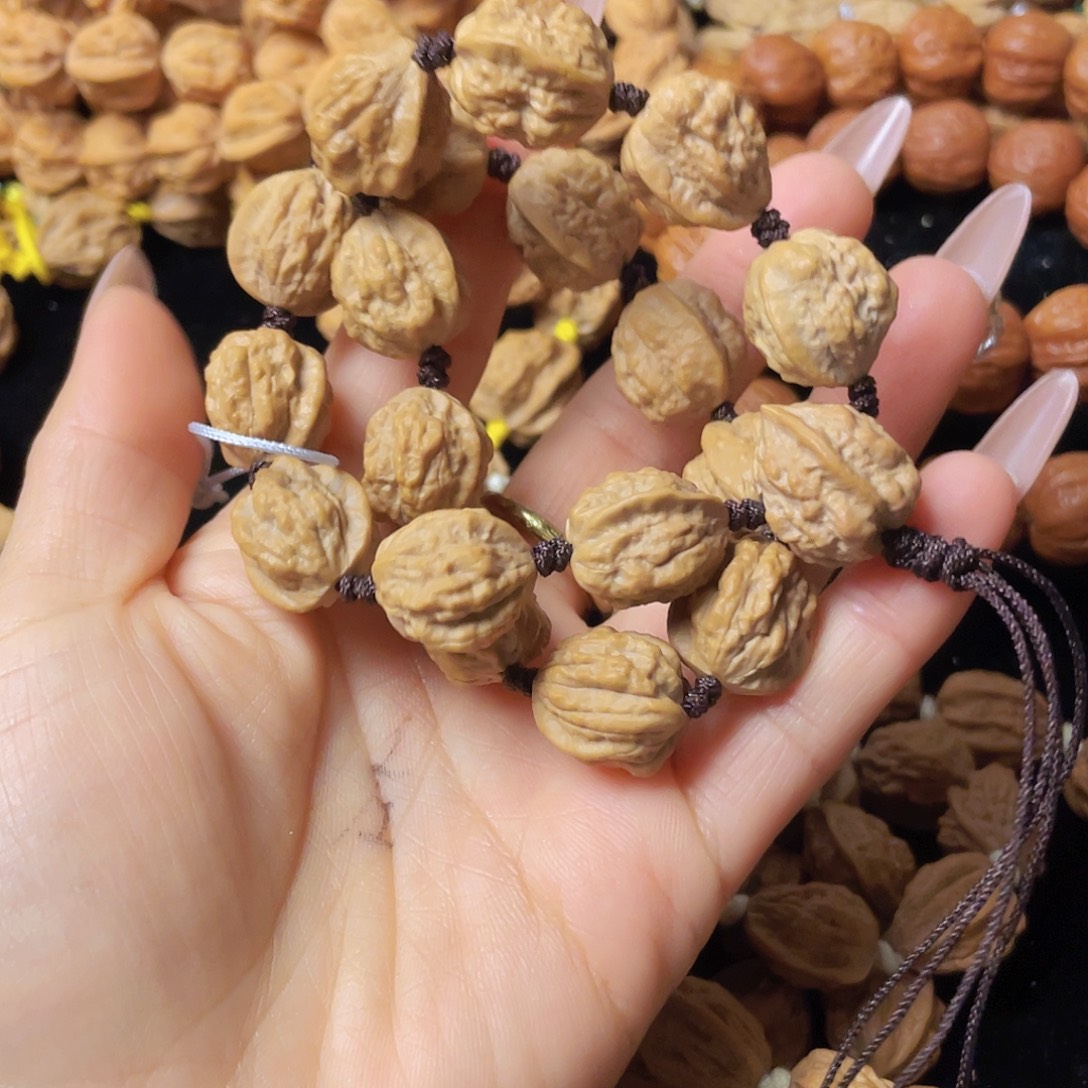 砍***6文玩核桃吊坠蛤蟆头