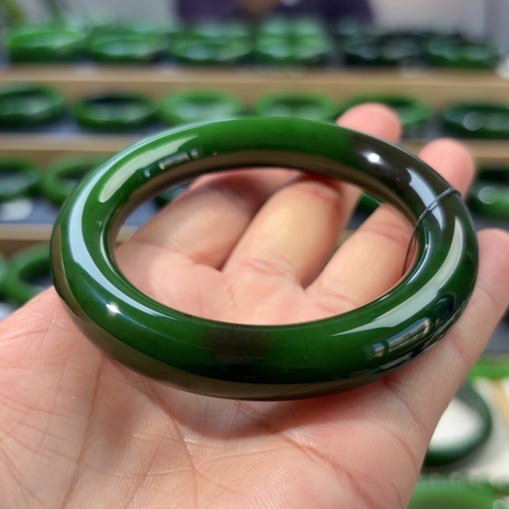 未镶嵌手镯和田玉（碧玉）