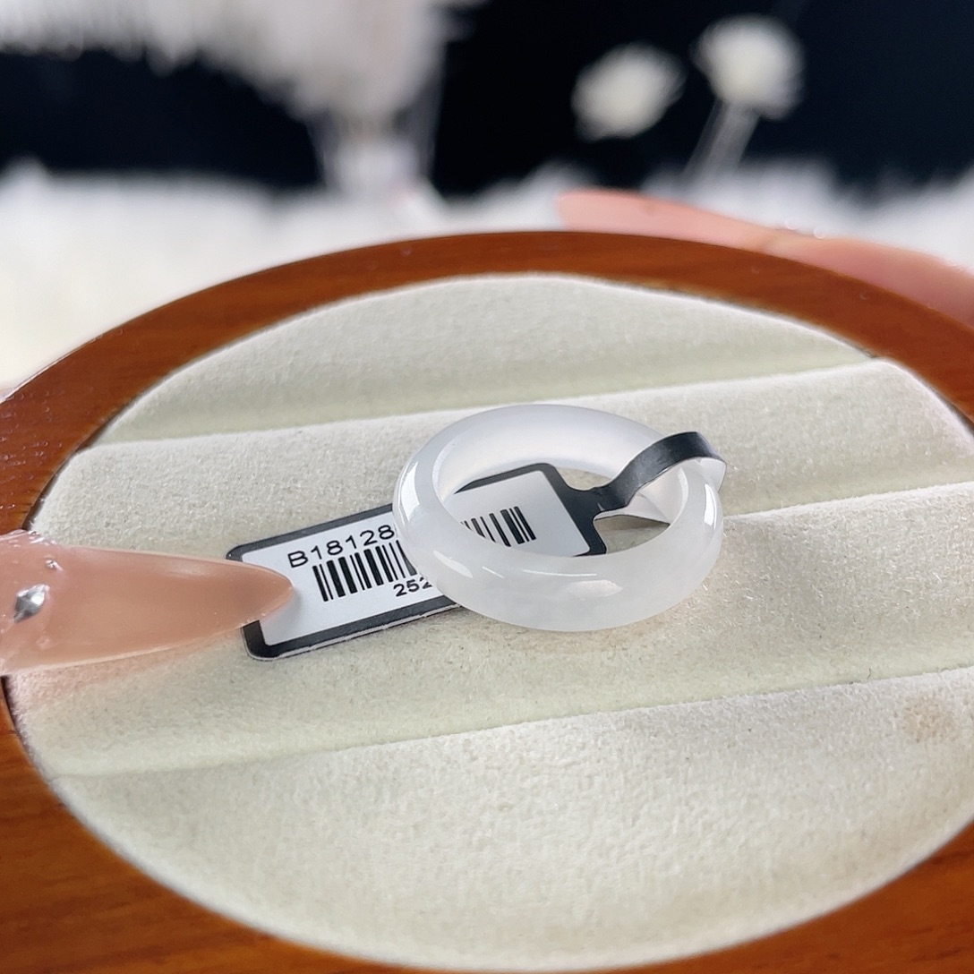 和田玉未镶嵌戒指l34。冰透白圆条。16.7。不退换