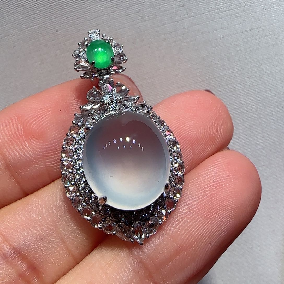 翡翠吊坠(不含链)18K金镶嵌吊坠