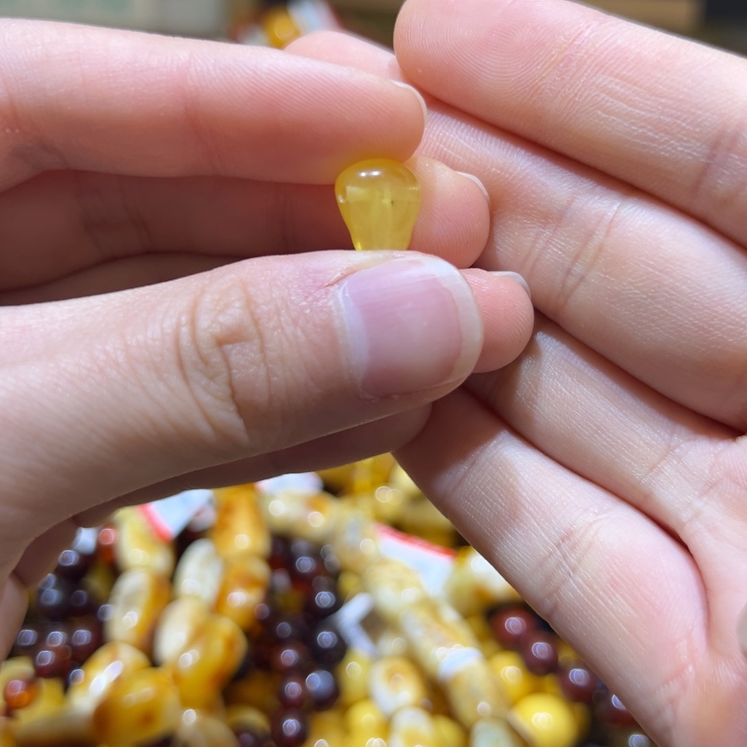 琥珀珠宝奇石未镶嵌