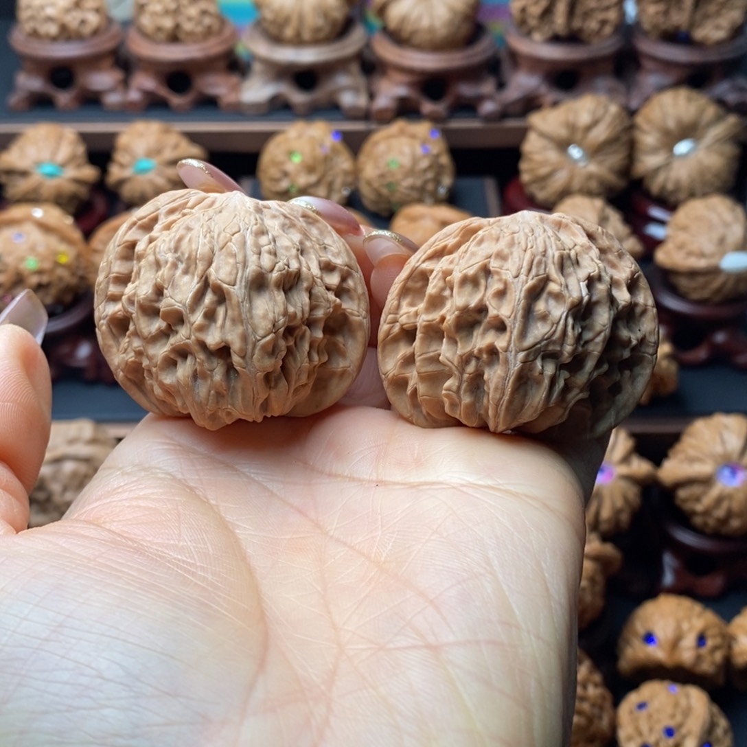 文玩核桃吊坠山地磨