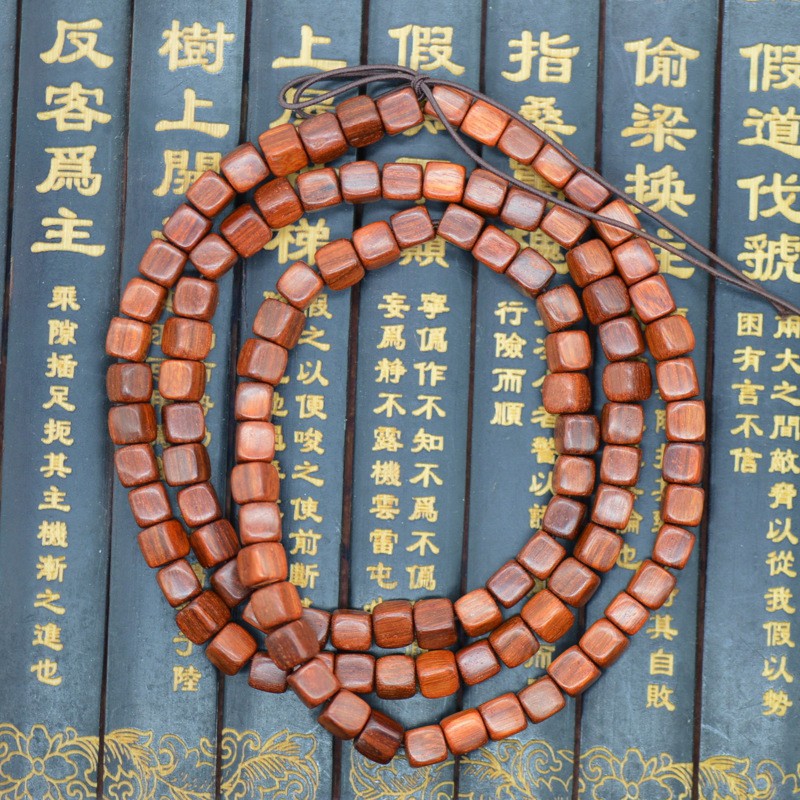 血檀男女款手串卡8 070（无礼盒）