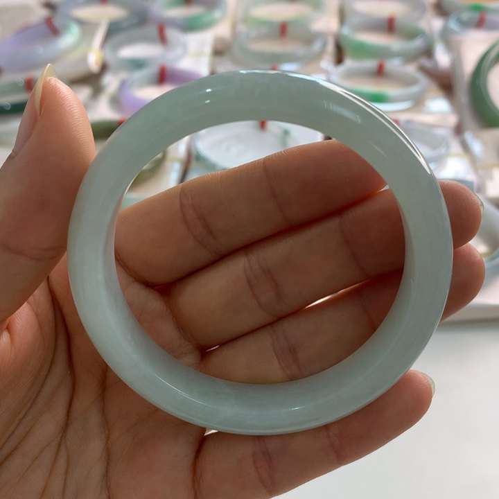 翡翠未镶嵌手镯葡萄肉57