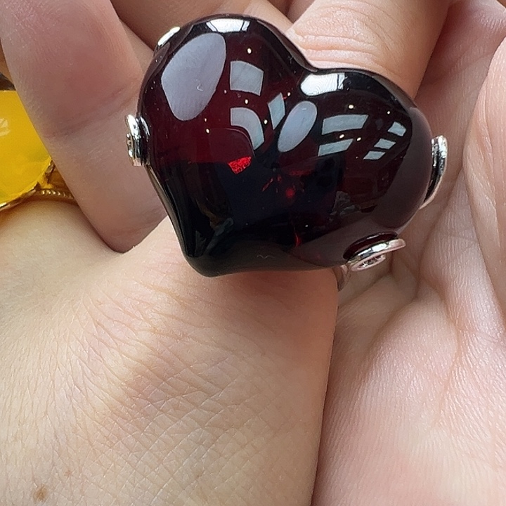 未镶嵌琥珀珠宝奇石