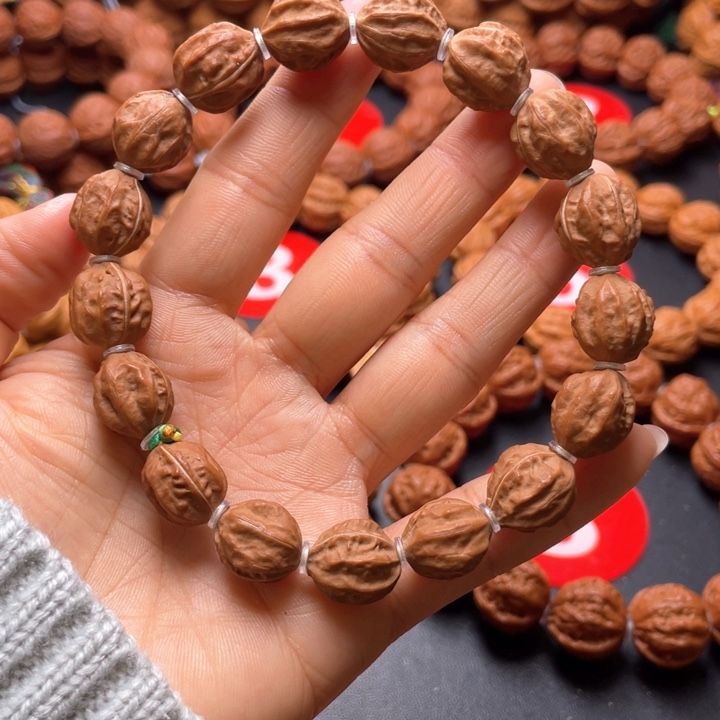 文玩核桃吊坠小赤龙