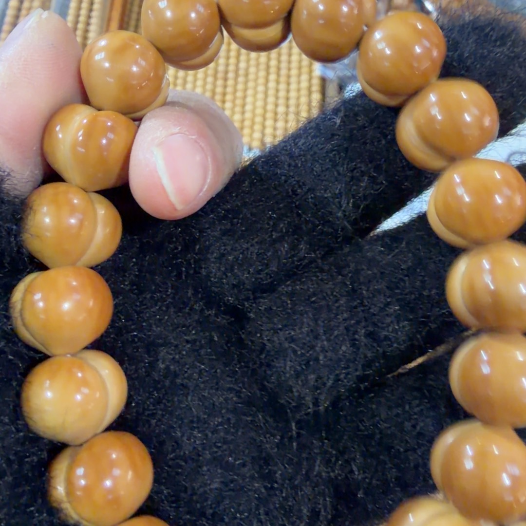 猴头核桃吊坠屁桃