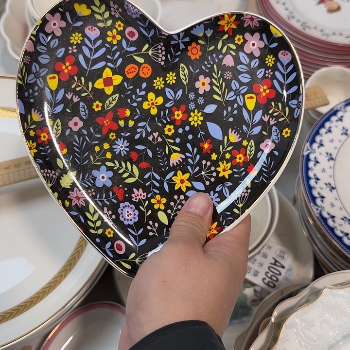 艺***)瓷爱心盘子4个30米