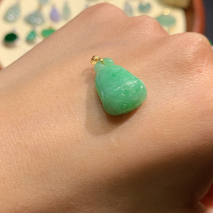 翡翠吊坠(不含链)18K金镶嵌