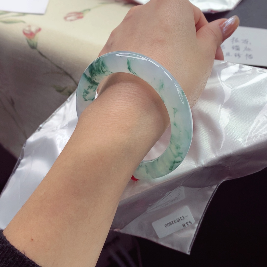 翡翠手镯（圆镯）未镶嵌54圈口 冰透种老肉细意境飘逸冰飘蓝花