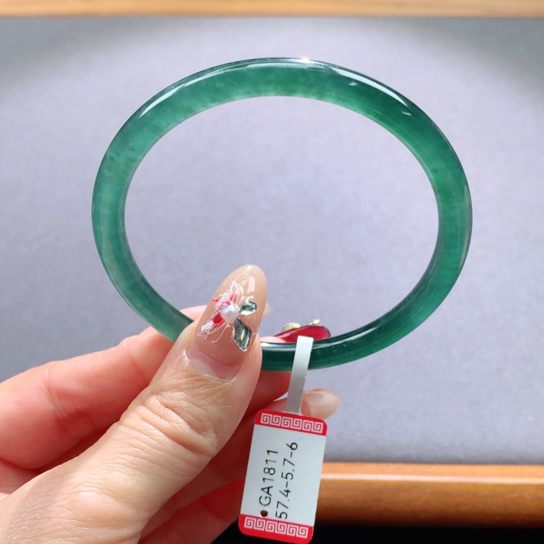 翡翠手镯未镶嵌天然翡翠手镯叮当镯