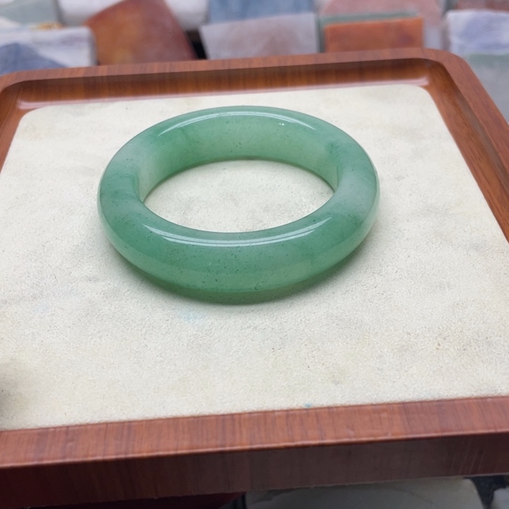 石英质玉未镶嵌定制