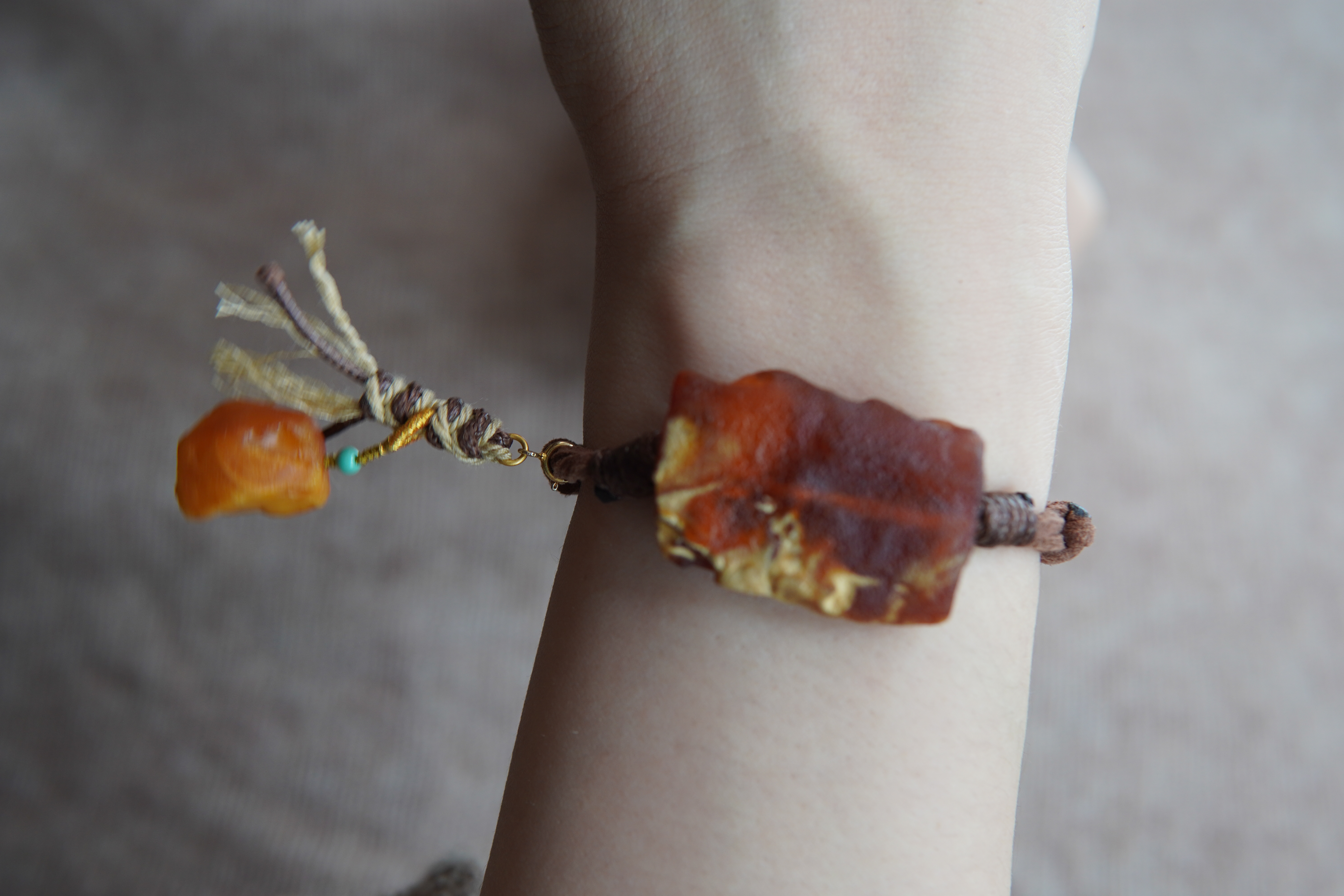 *蜜蜡原石手牌设计款