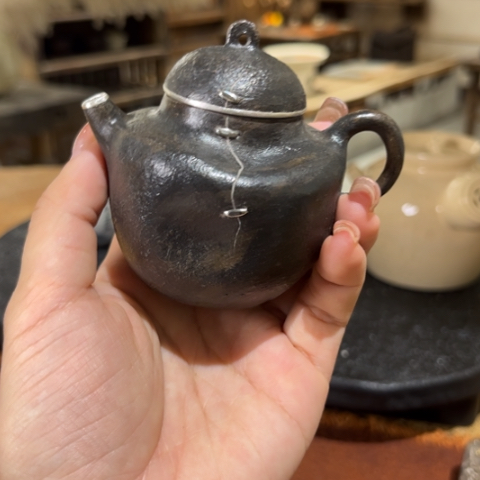 景德镇鱼和熊手工陶艺