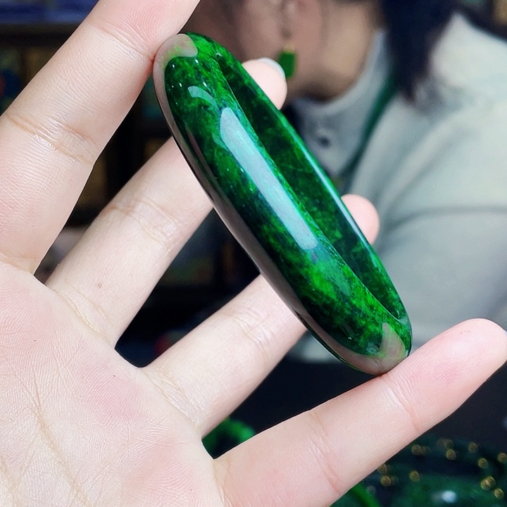 翡翠未镶嵌颈饰多样性59