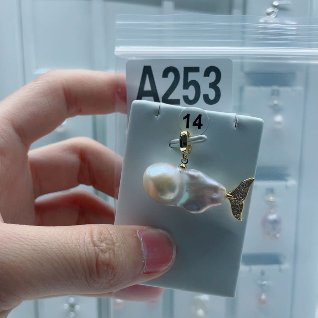 合金淡水珍珠颈饰