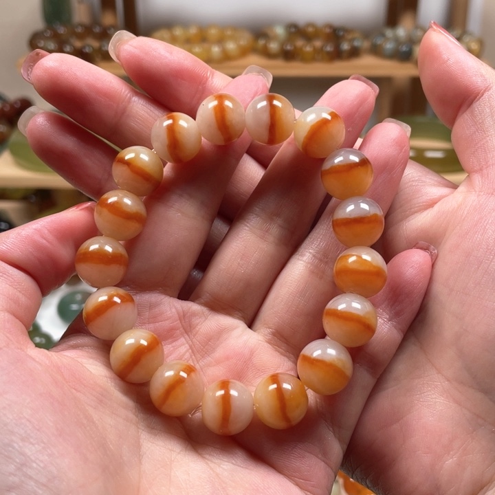 未镶嵌蛇纹石玉手链行**雾