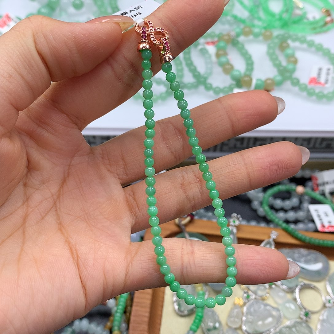 翡翠手链未镶嵌翡翠