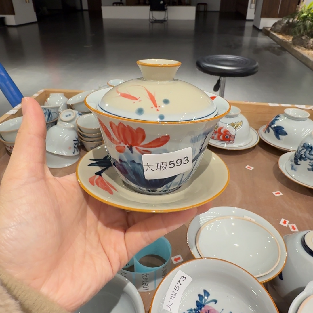 釉下手绘茶具微瑕