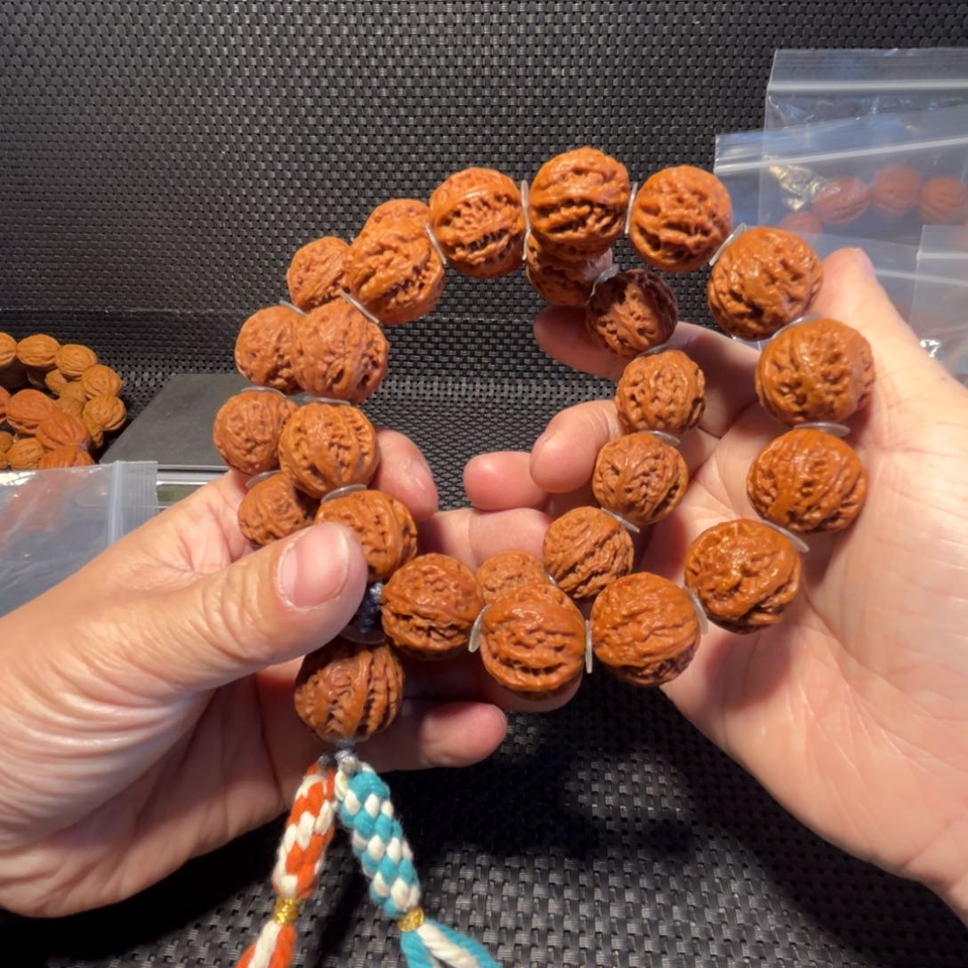 文玩核桃吊坠水波纹京八棱21