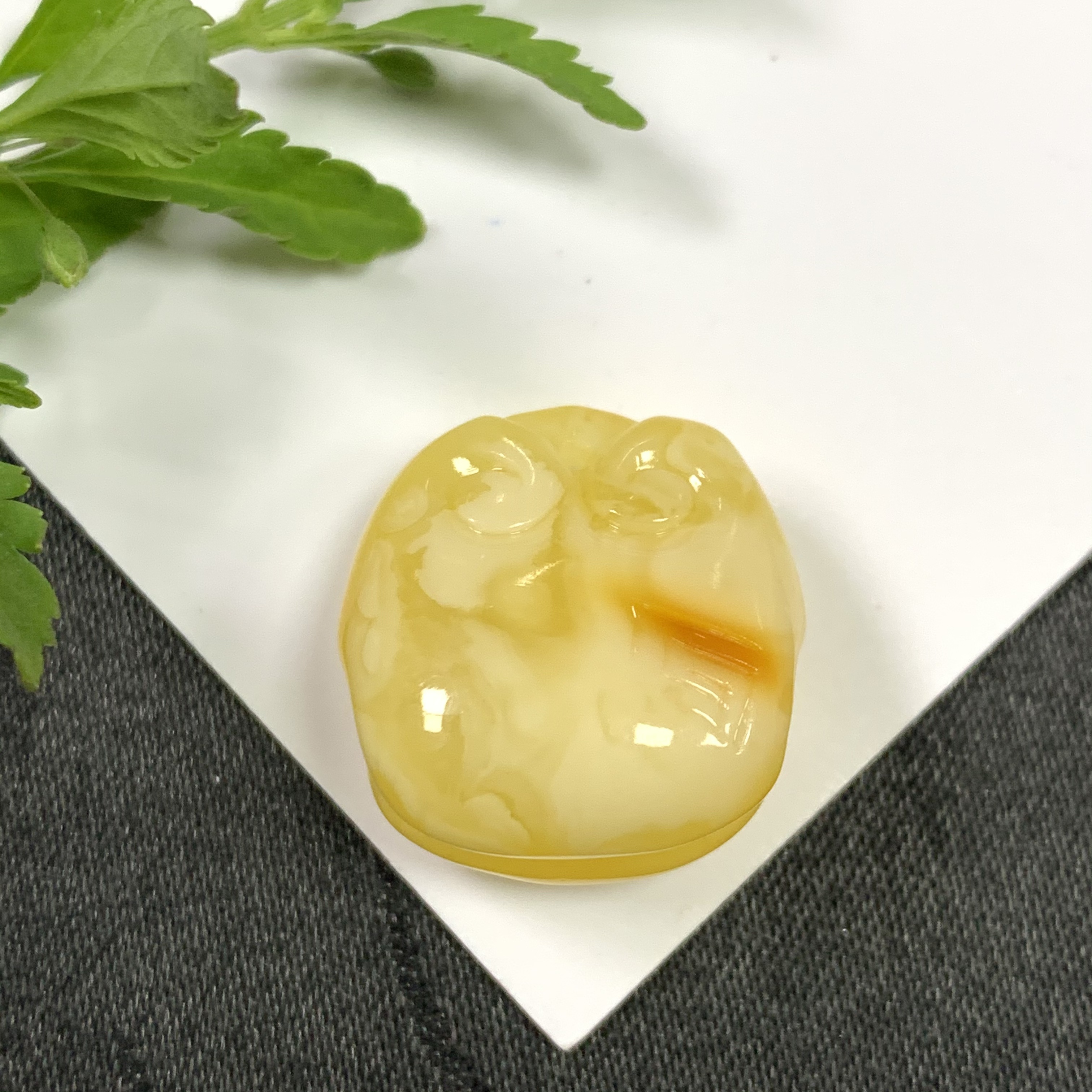 「戴琴珠宝」Z682-蜜蜡雕刻件吊坠（多样性发其一）