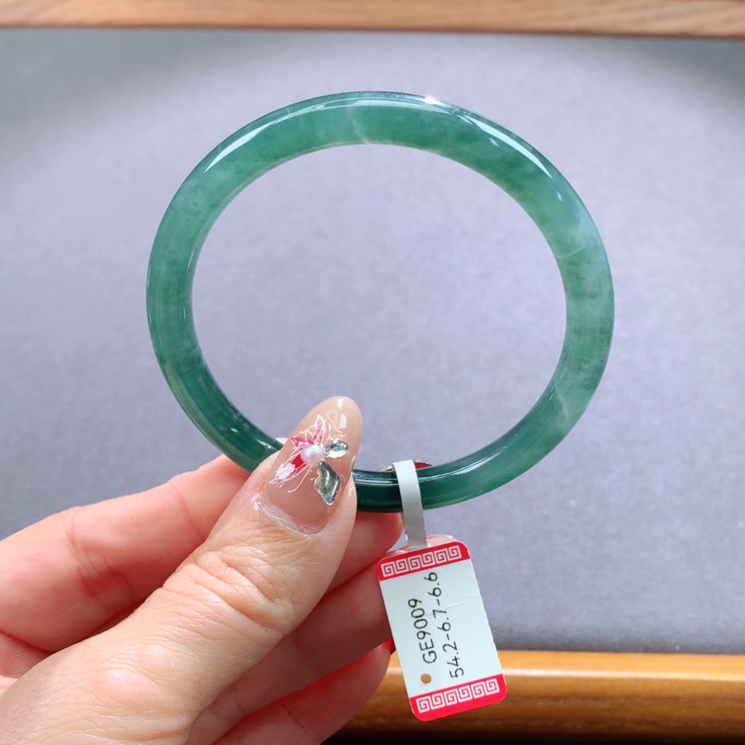 翡翠手镯未镶嵌天然翡翠手镯叮当镯