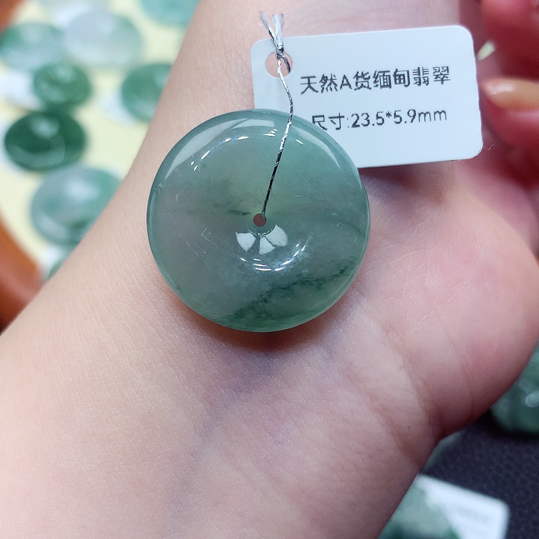 翡翠未镶嵌颈饰平安扣8