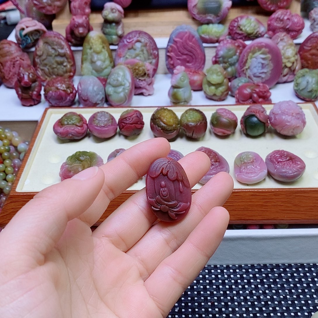 玛瑙/玉髓盐源玛瑙吊坠未镶嵌