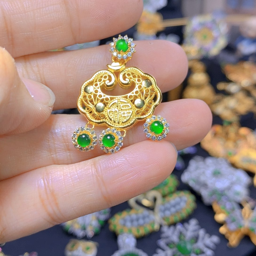 翡翠耳钉银S925镶嵌天然翡翠