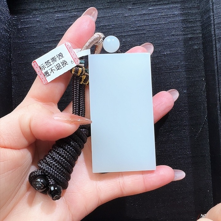 颈饰未镶嵌和田玉心****⊙