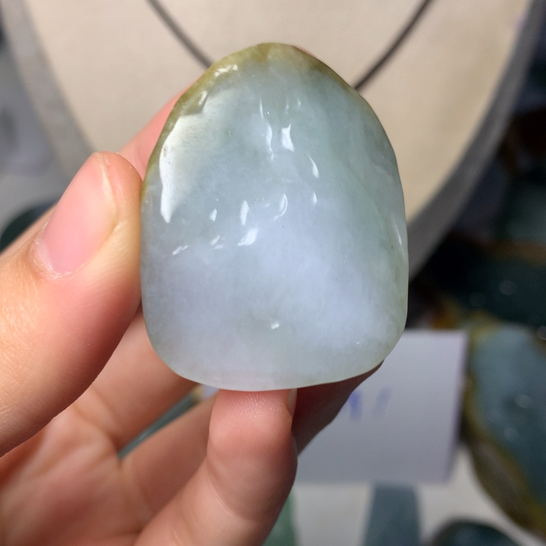 翡翠颈饰未镶嵌吊坠