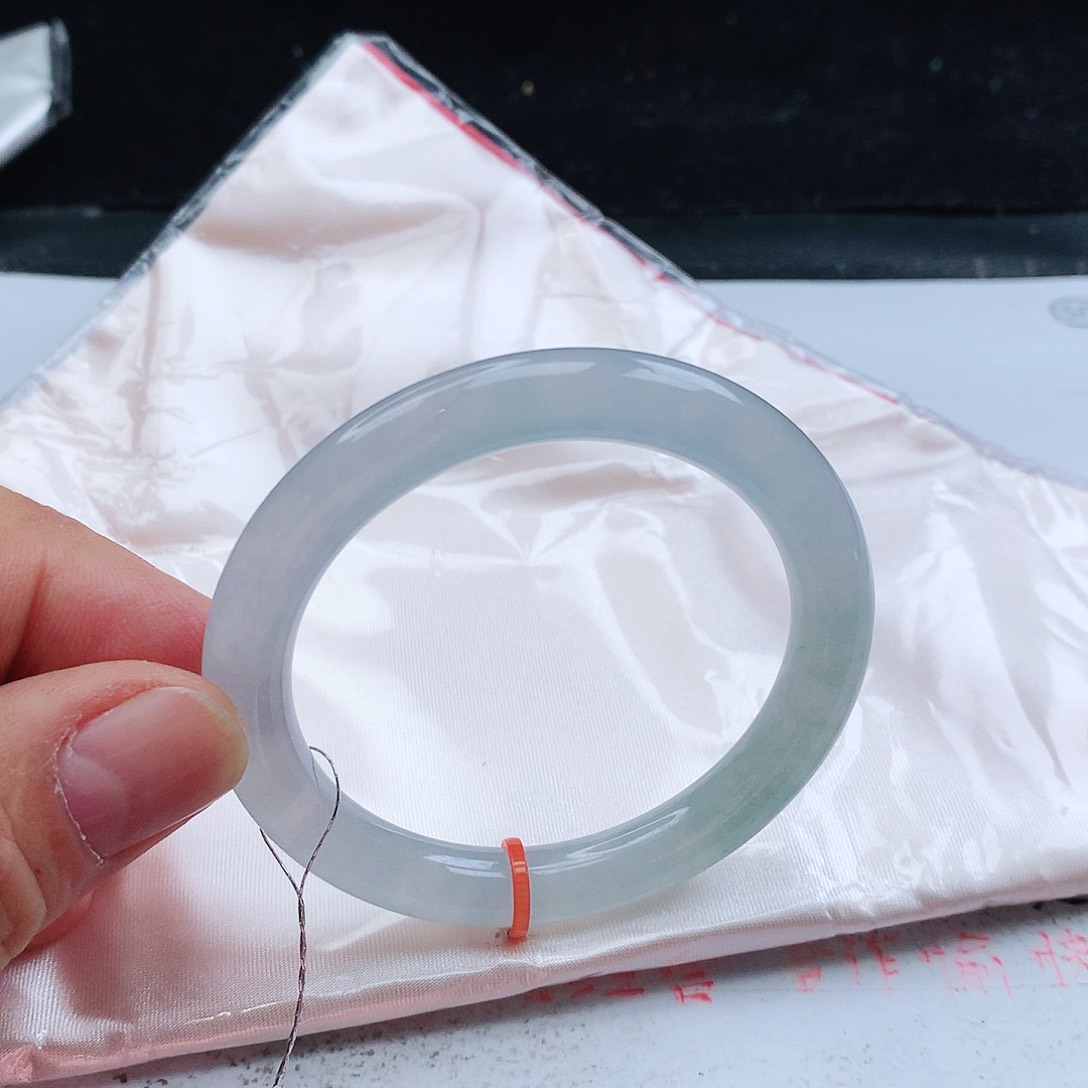 翡翠手镯未镶嵌天然翡翠手镯