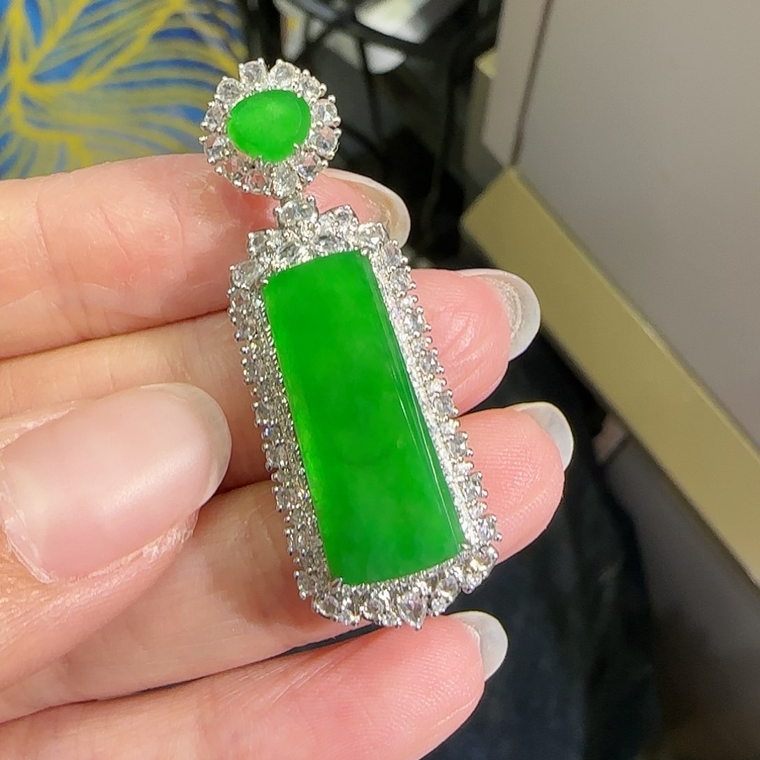 【闪购商品】颈饰18K金镶嵌翡翠?****?天然A货翡翠