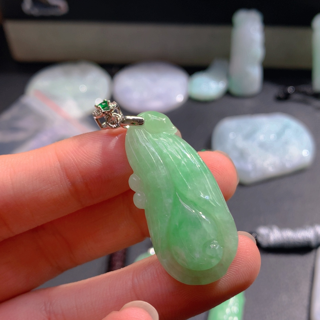 翡翠未镶嵌颈饰翡翠