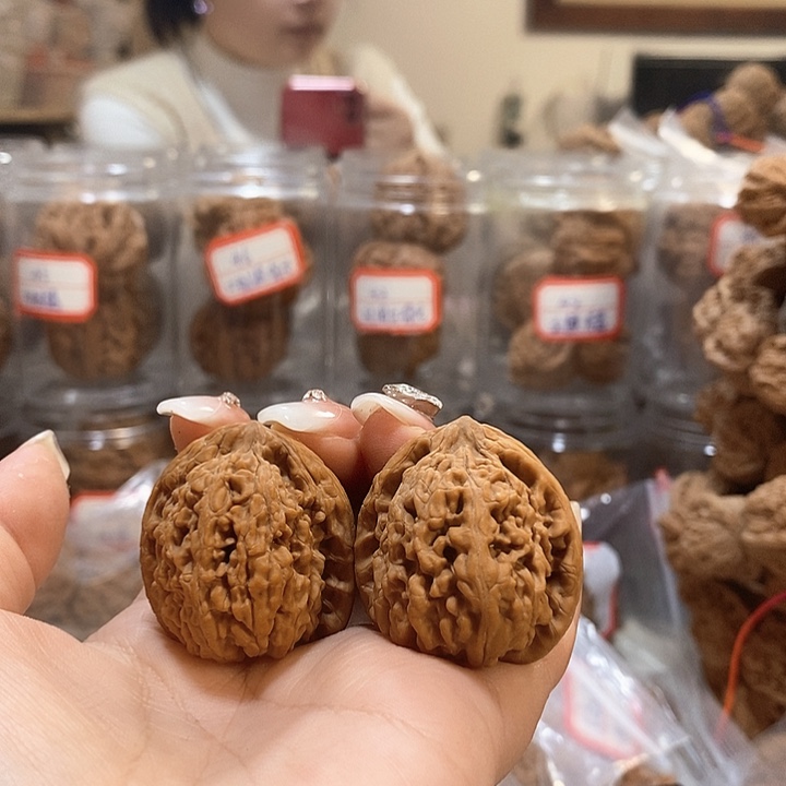 文玩核桃吊坠全**舅蚂蚁王打底