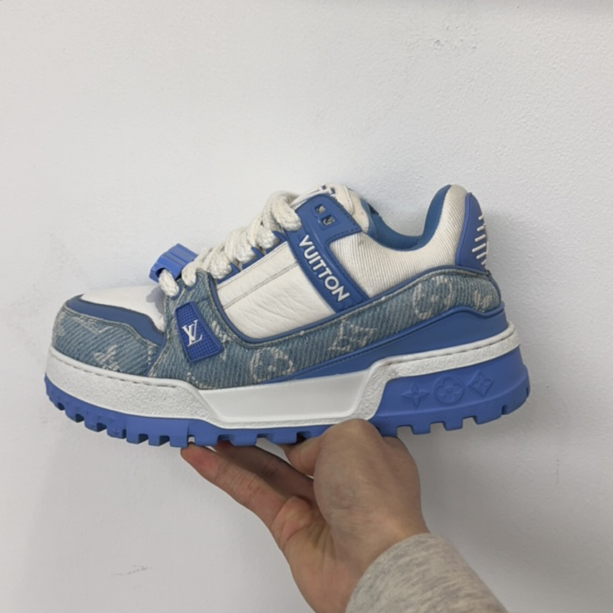 95新 LouisVuitton/路易威登  蓝白牛仔小胖丁 欧码41码