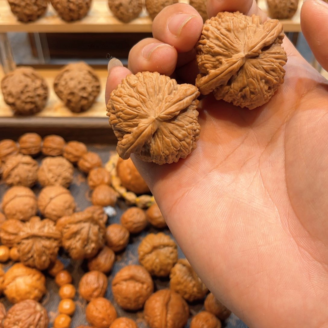 文玩核桃把件岁****o41尺寸闷白