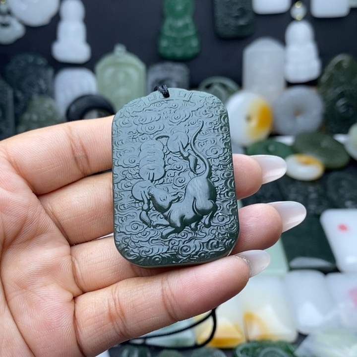 大***！和田玉未镶嵌颈饰