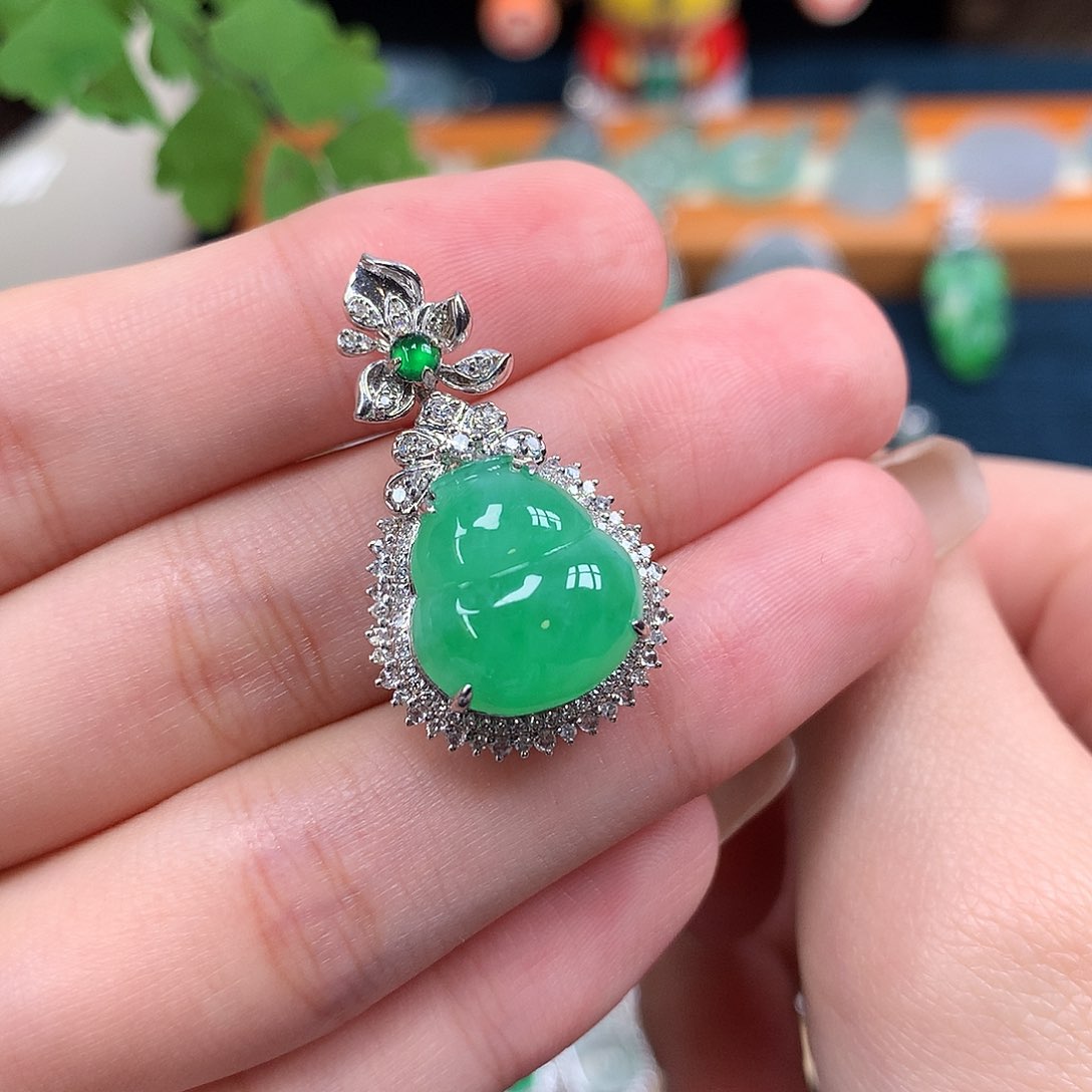 吊坠(不含链)18K金镶嵌翡翠