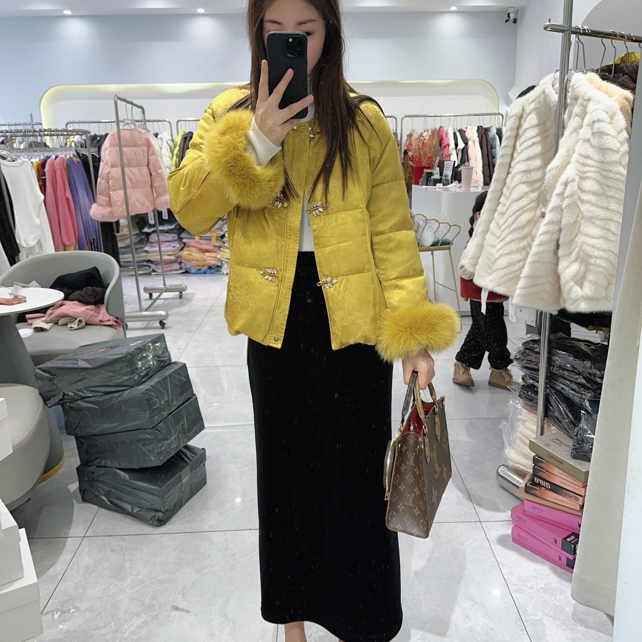 圆领国风提花盘扣羽绒服