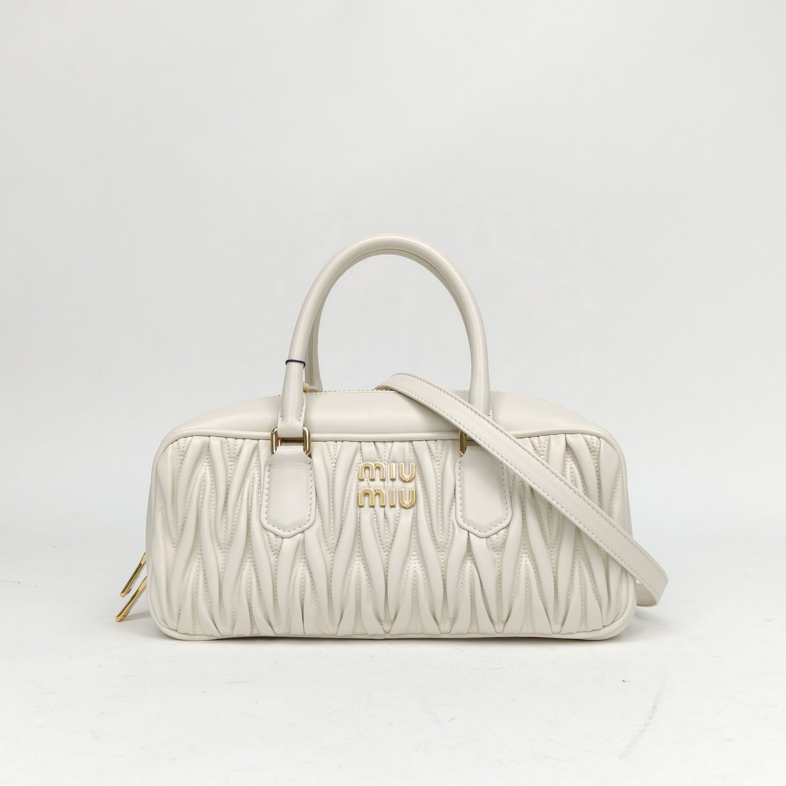 99新 MIU MIU/缪缪 花花 白色 皮革S Matelasse 褶皱 保龄球包