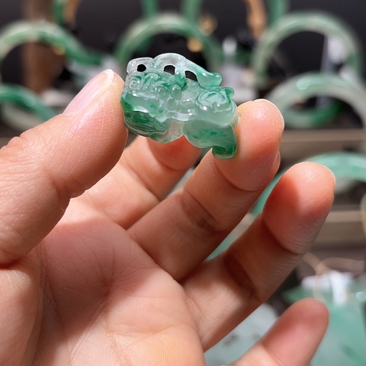 石英质玉颈饰未镶嵌我****～