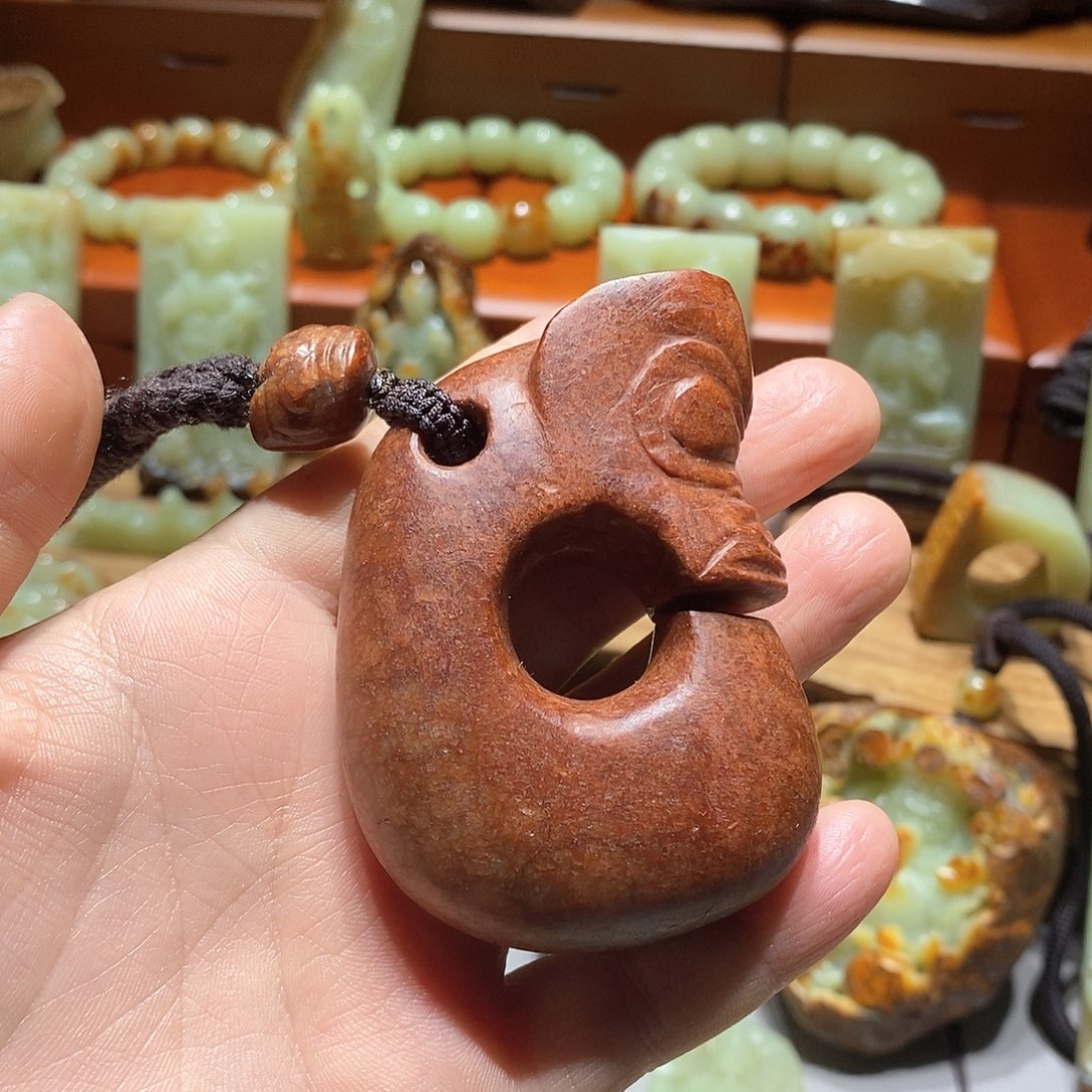 岫岩河磨玉（透闪石质玉）珠宝奇石未镶嵌山*
