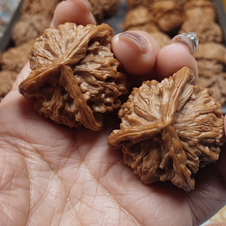 文玩核桃吊坠盘山