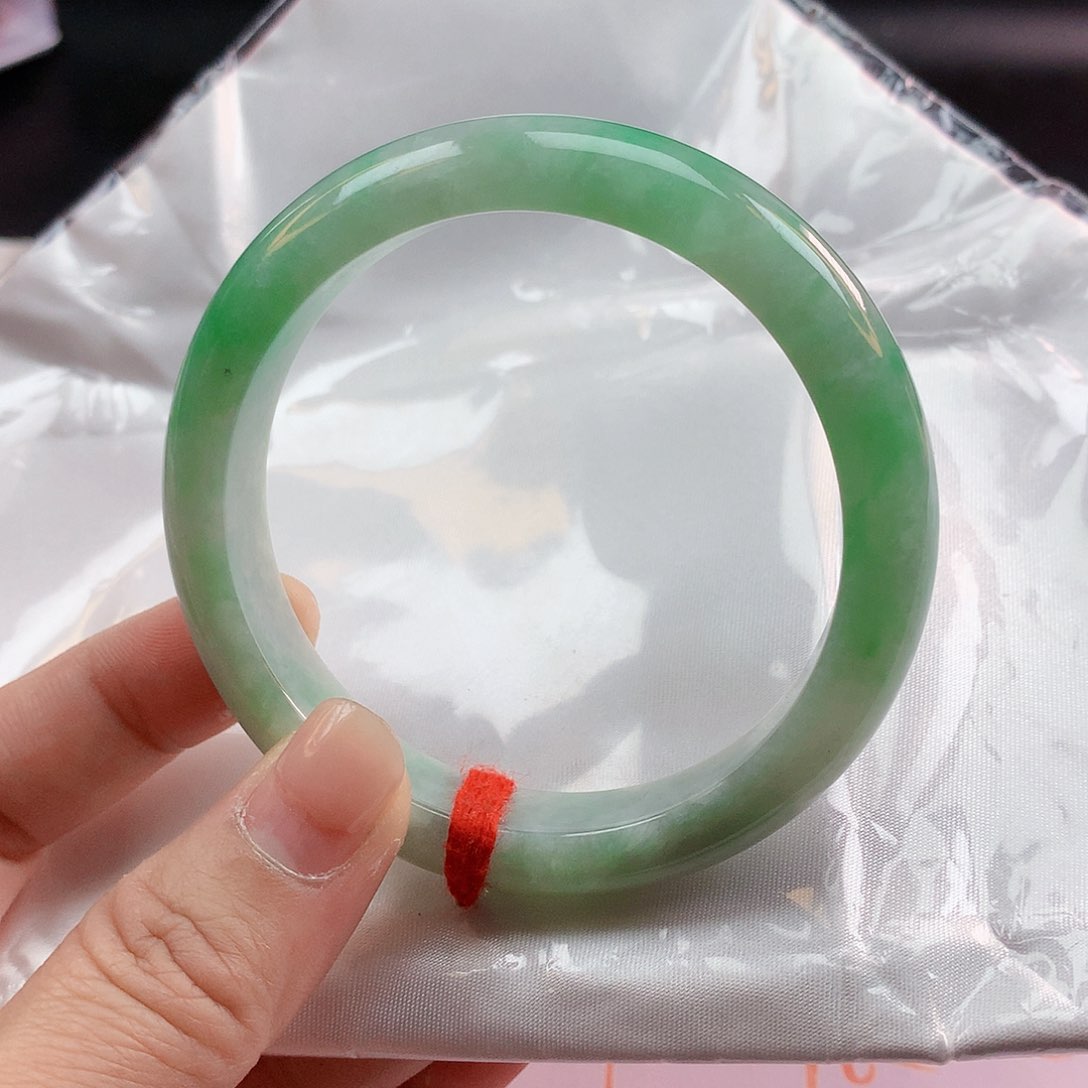 翡翠手镯未镶嵌57圈2045