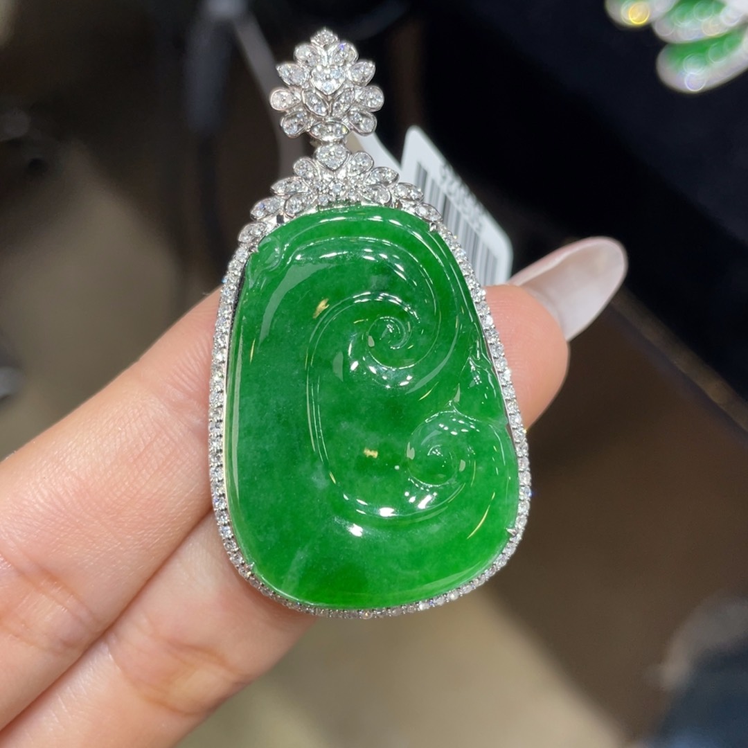 翡翠颈饰18K金镶嵌天然缅甸翡翠a货
